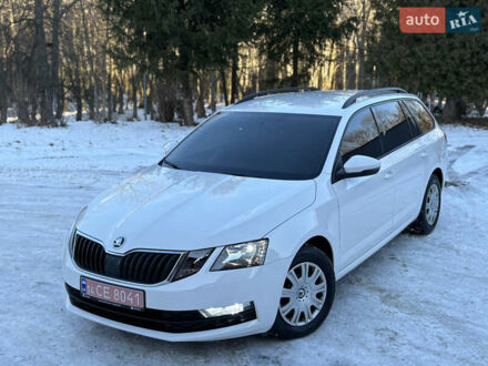 Белый Шкода Октавия, объемом двигателя 1.6 л и пробегом 290 тыс. км за 11300 $, фото 1 на Automoto.ua