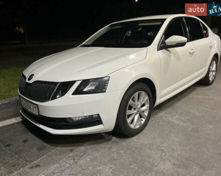 Белый Шкода Октавия, объемом двигателя 1.6 л и пробегом 215 тыс. км за 11700 $, фото 1 на Automoto.ua