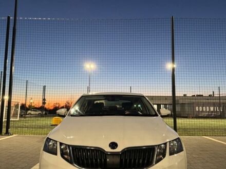 Білий Шкода Октавія, об'ємом двигуна 1.6 л та пробігом 247 тис. км за 12800 $, фото 1 на Automoto.ua