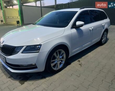 Белый Шкода Октавия, объемом двигателя 2 л и пробегом 223 тыс. км за 16200 $, фото 1 на Automoto.ua