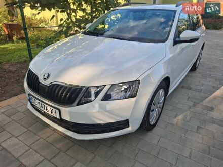 Білий Шкода Октавія, об'ємом двигуна 1.6 л та пробігом 220 тис. км за 12950 $, фото 1 на Automoto.ua