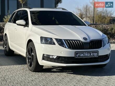 Белый Шкода Октавия, объемом двигателя 1.6 л и пробегом 198 тыс. км за 13500 $, фото 1 на Automoto.ua