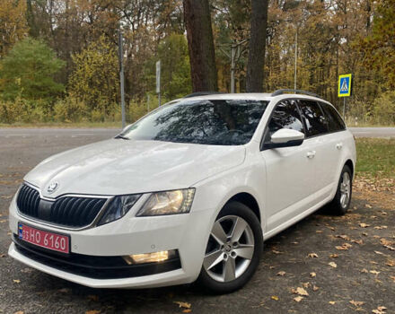 Шкода Октавія 2017 у Луцьку на Automoto.ua Білий Шкода Октавія, об'ємом двигуна 1.97 л та пробігом 244 тис. км за 12950 $, фото 1 на Automoto.ua