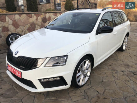 Шкода Октавия 2017 в Тернополе на Automoto.ua Белый Шкода Октавия, объемом двигателя 1.97 л и пробегом 229 тыс. км за 16900 $, фото 1 на Automoto.ua