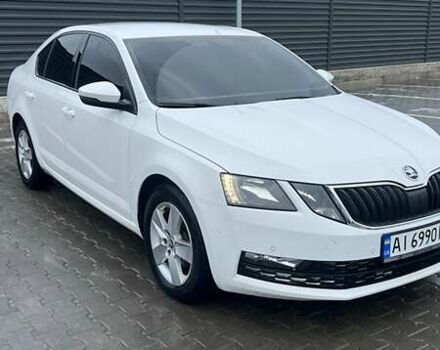Белый Шкода Октавия, объемом двигателя 1.6 л и пробегом 286 тыс. км за 10800 $, фото 1 на Automoto.ua