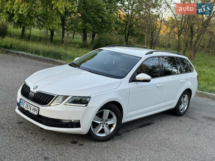Шкода Октавия 2018 в Одессе на Automoto.ua Белый Шкода Октавия, объемом двигателя 1.6 л и пробегом 250 тыс. км за 14000 $, фото 1 на Automoto.ua