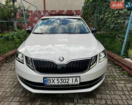 Белый Шкода Октавия, объемом двигателя 1.6 л и пробегом 220 тыс. км за 15200 $, фото 1 на Automoto.ua