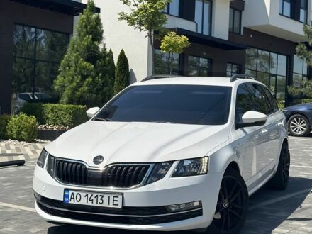 Білий Шкода Октавія, об'ємом двигуна 1.6 л та пробігом 300 тис. км за 12800 $, фото 1 на Automoto.ua