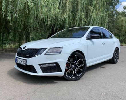 Белый Шкода Октавия, объемом двигателя 2 л и пробегом 152 тыс. км за 17900 $, фото 1 на Automoto.ua