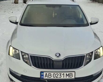 Белый Шкода Октавия, объемом двигателя 1.6 л и пробегом 240 тыс. км за 13100 $, фото 1 на Automoto.ua