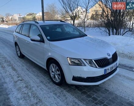 Белый Шкода Октавия, объемом двигателя 1.6 л и пробегом 153 тыс. км за 15250 $, фото 1 на Automoto.ua