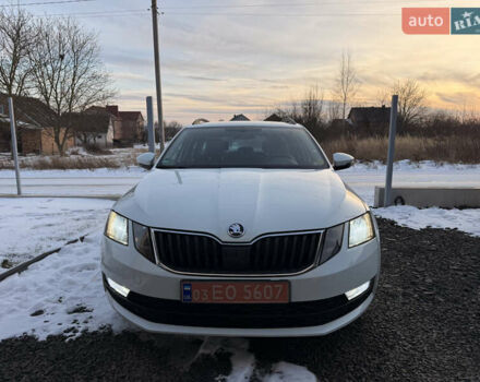 Белый Шкода Октавия, объемом двигателя 1.97 л и пробегом 205 тыс. км за 15500 $, фото 1 на Automoto.ua