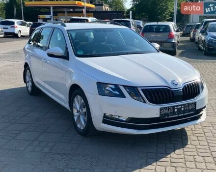 Белый Шкода Октавия, объемом двигателя 2 л и пробегом 330 тыс. км за 15700 $, фото 1 на Automoto.ua