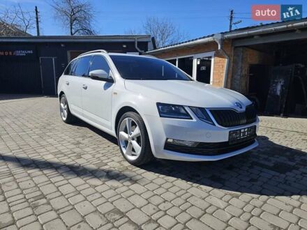 Шкода Октавія 2018 у Нововолинськ на Automoto.ua Білий Шкода Октавія, об'ємом двигуна 1.97 л та пробігом 107 тис. км за 19700 $, фото 1 на Automoto.ua