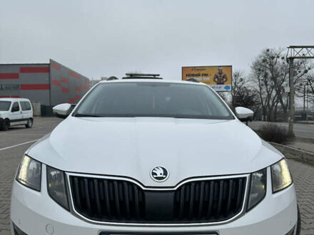 Белый Шкода Октавия, объемом двигателя 1.97 л и пробегом 250 тыс. км за 14500 $, фото 1 на Automoto.ua