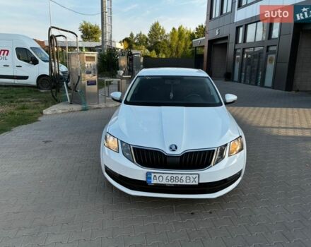 Белый Шкода Октавия, объемом двигателя 1.4 л и пробегом 218 тыс. км за 12500 $, фото 1 на Automoto.ua