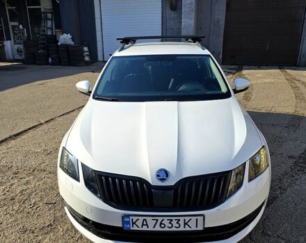 Белый Шкода Октавия, объемом двигателя 2 л и пробегом 269 тыс. км за 13900 $, фото 1 на Automoto.ua