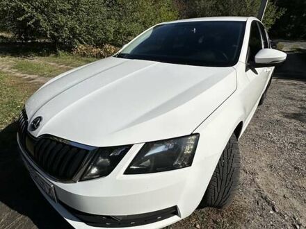 Шкода Октавія 2018 у Гадяче на Automoto.ua Білий Шкода Октавія, об'ємом двигуна 1.6 л та пробігом 178 тис. км за 13500 $, фото 1 на Automoto.ua