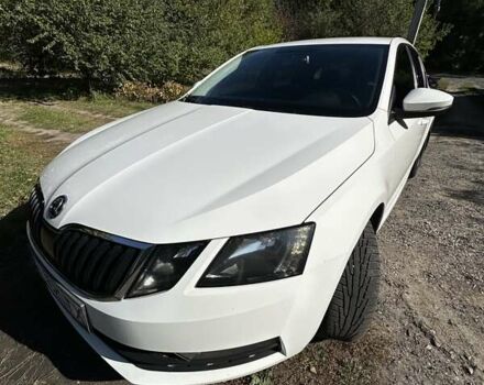 Белый Шкода Октавия, объемом двигателя 1.6 л и пробегом 178 тыс. км за 13300 $, фото 1 на Automoto.ua