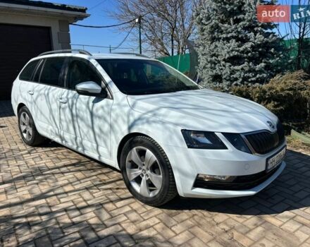 Белый Шкода Октавия, объемом двигателя 1.6 л и пробегом 187 тыс. км за 13900 $, фото 1 на Automoto.ua