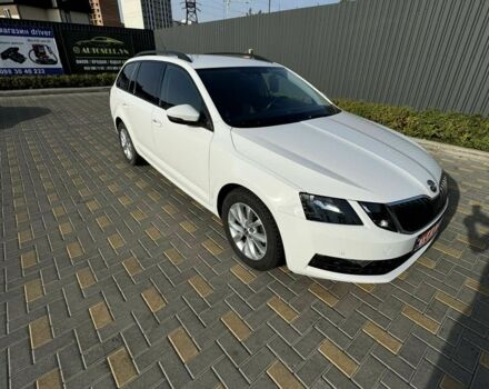 Белый Шкода Октавия, объемом двигателя 2 л и пробегом 297 тыс. км за 13999 $, фото 1 на Automoto.ua