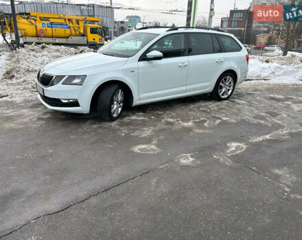 Белый Шкода Октавия, объемом двигателя 1.6 л и пробегом 217 тыс. км за 14200 $, фото 1 на Automoto.ua