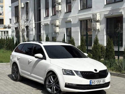 Белый Шкода Октавия, объемом двигателя 1.6 л и пробегом 276 тыс. км за 11800 $, фото 1 на Automoto.ua