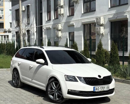 Белый Шкода Октавия, объемом двигателя 1.6 л и пробегом 276 тыс. км за 11800 $, фото 1 на Automoto.ua
