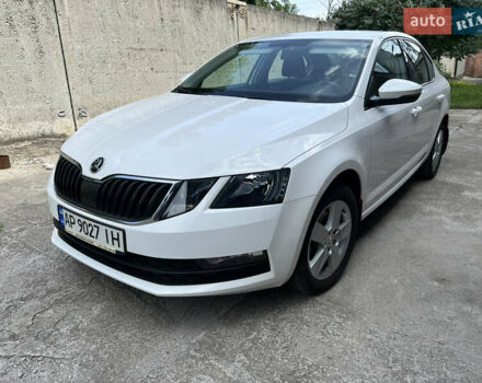 Білий Шкода Октавія, об'ємом двигуна 1.4 л та пробігом 73 тис. км за 15700 $, фото 1 на Automoto.ua