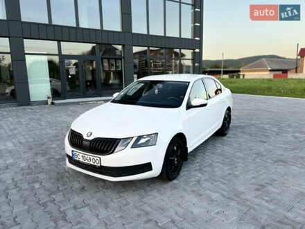 Шкода Октавия 2018 в Тячеве на Automoto.ua Белый Шкода Октавия, объемом двигателя 1.6 л и пробегом 360 тыс. км за 11999 $, фото 1 на Automoto.ua
