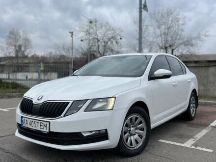 Белый Шкода Октавия, объемом двигателя 1.4 л и пробегом 311 тыс. км за 9600 $, фото 1 на Automoto.ua