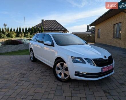 Білий Шкода Октавія, об'ємом двигуна 1.6 л та пробігом 210 тис. км за 14350 $, фото 1 на Automoto.ua