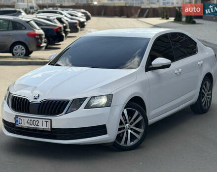 Белый Шкода Октавия, объемом двигателя 1.6 л и пробегом 368 тыс. км за 11750 $, фото 1 на Automoto.ua