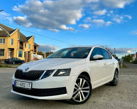 Белый Шкода Октавия, объемом двигателя 1.6 л и пробегом 364 тыс. км за 11350 $, фото 1 на Automoto.ua