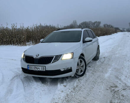 Белый Шкода Октавия, объемом двигателя 1.6 л и пробегом 239 тыс. км за 13700 $, фото 1 на Automoto.ua