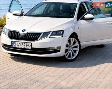 Белый Шкода Октавия, объемом двигателя 1.6 л и пробегом 235 тыс. км за 14300 $, фото 1 на Automoto.ua