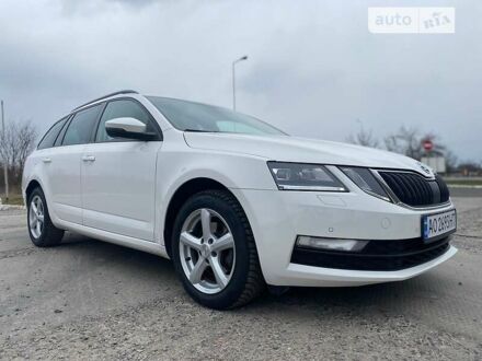 Шкода Октавия 2018 в Ужгороде на Automoto.ua Белый Шкода Октавия, объемом двигателя 2 л и пробегом 171 тыс. км за 16990 $, фото 1 на Automoto.ua