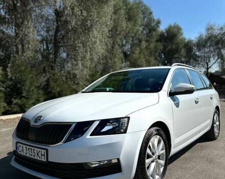 Белый Шкода Октавия, объемом двигателя 1.6 л и пробегом 202 тыс. км за 14900 $, фото 1 на Automoto.ua