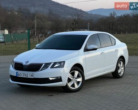 Белый Шкода Октавия, объемом двигателя 1.4 л и пробегом 198 тыс. км за 13200 $, фото 1 на Automoto.ua