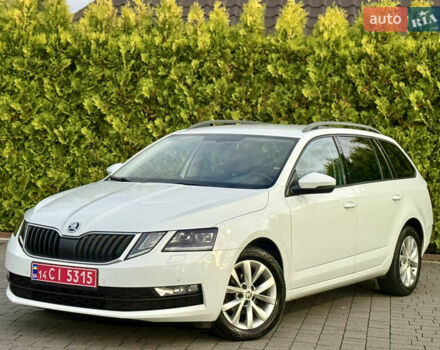 Білий Шкода Октавія, об'ємом двигуна 1.6 л та пробігом 242 тис. км за 13450 $, фото 1 на Automoto.ua