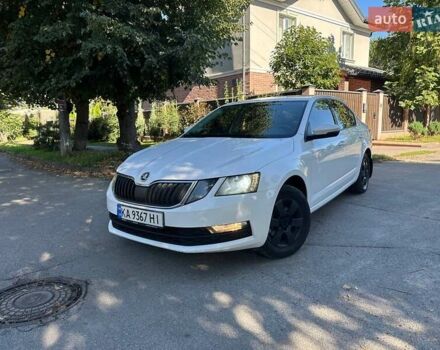 Білий Шкода Октавія, об'ємом двигуна 1.6 л та пробігом 296 тис. км за 11400 $, фото 1 на Automoto.ua