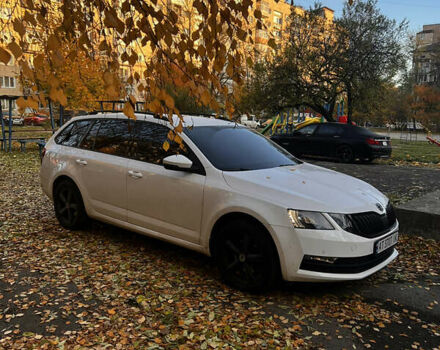 Білий Шкода Октавія, об'ємом двигуна 1.97 л та пробігом 335 тис. км за 16000 $, фото 1 на Automoto.ua