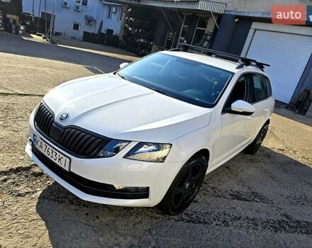 Белый Шкода Октавия, объемом двигателя 2 л и пробегом 269 тыс. км за 13900 $, фото 1 на Automoto.ua