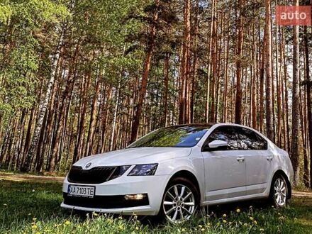 Белый Шкода Октавия, объемом двигателя 1.8 л и пробегом 124 тыс. км за 18000 $, фото 1 на Automoto.ua