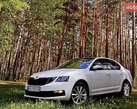 Белый Шкода Октавия, объемом двигателя 1.8 л и пробегом 124 тыс. км за 18000 $, фото 1 на Automoto.ua