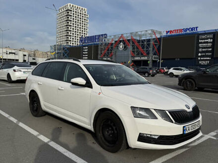 Белый Шкода Октавия, объемом двигателя 1.6 л и пробегом 249 тыс. км за 14000 $, фото 1 на Automoto.ua