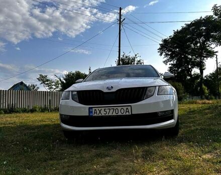 Білий Шкода Октавія, об'ємом двигуна 1.6 л та пробігом 275 тис. км за 14500 $, фото 1 на Automoto.ua