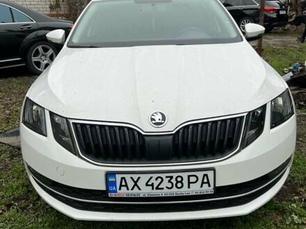 Белый Шкода Октавия, объемом двигателя 1.6 л и пробегом 229 тыс. км за 13800 $, фото 1 на Automoto.ua