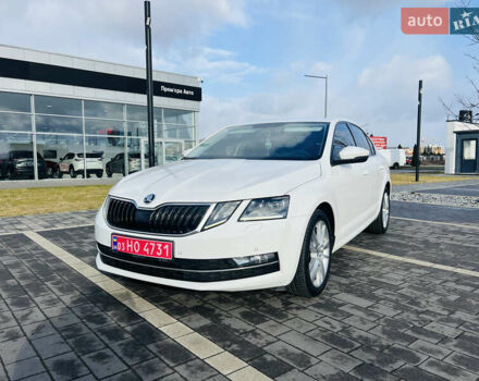 Белый Шкода Октавия, объемом двигателя 1.6 л и пробегом 258 тыс. км за 13750 $, фото 1 на Automoto.ua