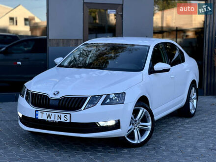 Белый Шкода Октавия, объемом двигателя 1.4 л и пробегом 127 тыс. км за 15900 $, фото 1 на Automoto.ua